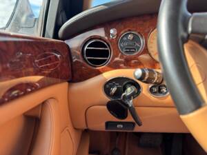 Image 21/44 of Bentley Arnage Green Label (2000)