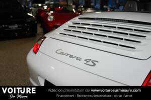 Image 16/29 of Porsche 911 Carrera 4S (2006)