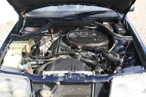 Bild 13/17 von Mercedes-Benz 230 TE (1986)