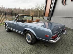 Immagine 6/50 di Mercedes-Benz 280 SL (1969)