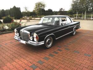 Image 5/24 of Mercedes-Benz 280 SE 3,5 (1971)