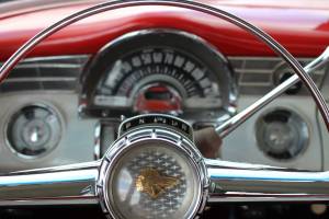 Image 23/37 of Pontiac Chieftain (1956)