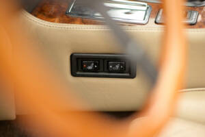 Image 21/37 de Jaguar XJ-S Convertible (1989)
