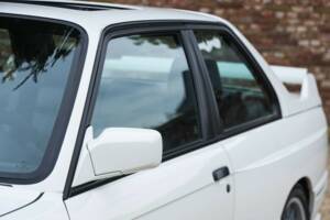 Image 20/50 of BMW M3 (1990)