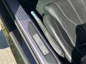 Bild 42/57 von Aston Martin Virage (2011)