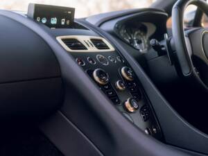 Imagen 7/50 de Aston Martin Vanquish Zagato Shooting Brake (2019)