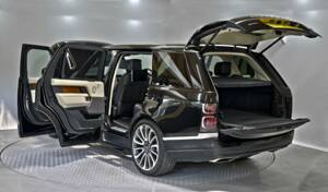 Bild 22/50 von Land Rover Range Rover Autobiography SDV8 (2018)