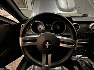 Image 21/60 of Ford Mustang GT (2005)