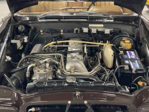 Image 24/26 de Mercedes-Benz 280 SE (1970)