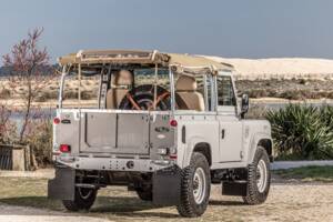 Bild 2/11 von Land Rover Defender 90 Td5 (2002)