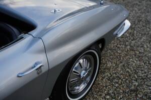 Image 18/50 of Chevrolet Corvette Sting Ray Convertible (1964)