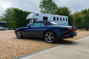 Image 45/50 of Jaguar XKR (2000)