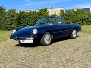 Bild 1/22 von Alfa Romeo 2000 Spider Veloce (1979)