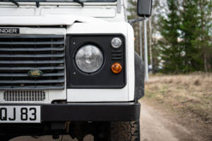 Bild 16/98 von Land Rover Defender 110 Td5 (1999)