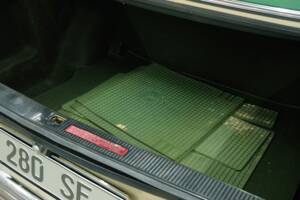Bild 10/50 von Mercedes-Benz 280 SE (1984)