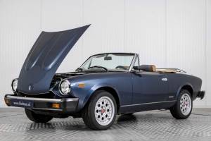 Image 45/50 of FIAT 124 Pininfarina Spidereuropa (1985)