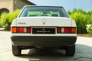 Image 15/45 of Mercedes-Benz 190 E (1987)