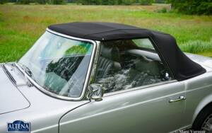 Image 47/49 of Mercedes-Benz 230 SL (1964)