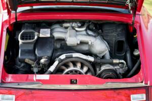 Imagen 33/46 de Porsche 911 Carrera (1997)