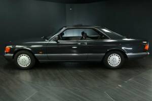Immagine 8/50 di Mercedes-Benz 560 SEC (1990)