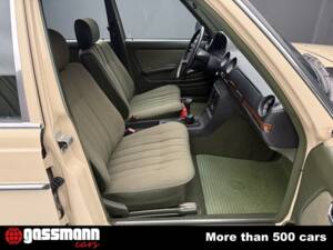 Image 14/15 de Mercedes-Benz 200 (1983)