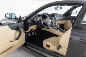 Bild 31/47 von Ferrari 550 Maranello (1997)