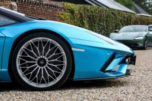 Image 35/50 of Lamborghini Aventador S (2018)