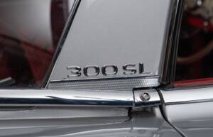Image 27/47 of Mercedes-Benz 300 SL Roadster (1963)