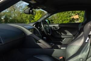 Image 33/45 of Jaguar F-Type (2016)