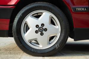 Image 21/50 of Lancia Thema 8.32 (1989)