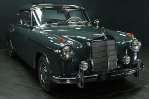 Bild 10/49 von Mercedes-Benz 220 SE (1960)