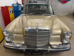 Bild 4/17 von Mercedes-Benz 280 SE (1971)