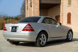 Image 7/50 de Mercedes-Benz SLK 320 (2001)