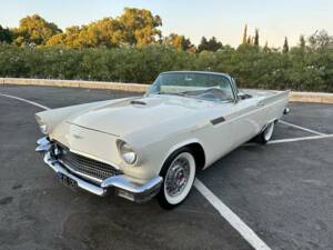 Image 4/18 of Ford Thunderbird (1957)