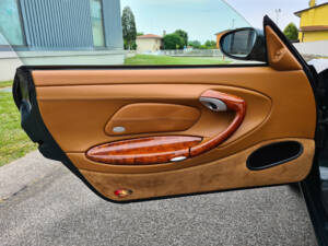 Image 20/25 of Porsche 911 Carrera (2002)