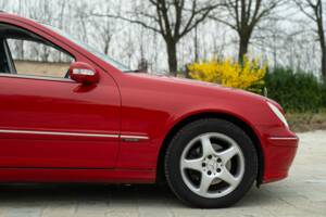 Immagine 14/50 di Mercedes-Benz C 220 CDI T (2003)
