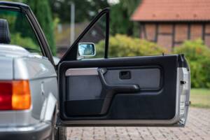 Image 63/71 of BMW 325i (1989)