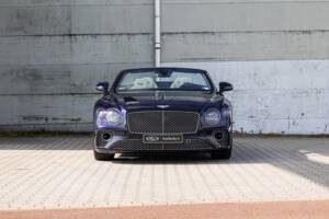Imagen 2/22 de Bentley Continental GTC V8 (2020)