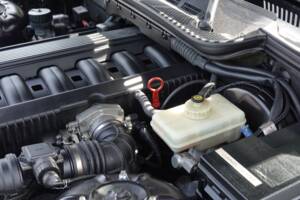 Image 17/21 de BMW 320i (1994)