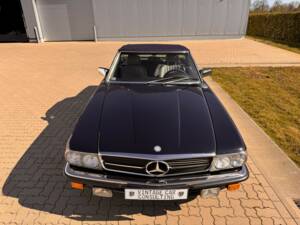 Afbeelding 5/59 van Mercedes-Benz 560 SL (1986)