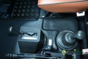 Immagine 29/49 di Mercedes-Benz 230 GE (lang) (1991)