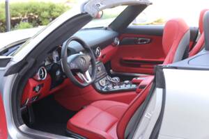 Image 50/75 of Mercedes-Benz SLS AMG Roadster (2012)