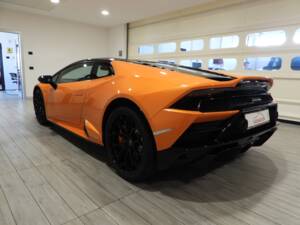 Bild 3/15 von Lamborghini Huracán Evo RWD (2020)