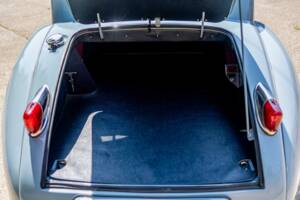 Image 18/50 of Jaguar XK 140 FHC (1955)