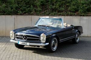 Immagine 4/66 di Mercedes-Benz 280 SL (1969)