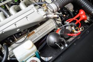 Bild 31/73 von Aston Martin V8 EFi Volante (1987)