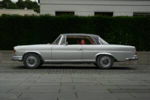 Image 24/95 of Mercedes-Benz 280 SE 3,5 (1970)