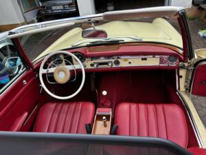 Image 6/7 of Mercedes-Benz 250 SL (1968)