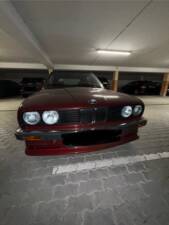 Bild 1/8 von BMW 320i (1990)