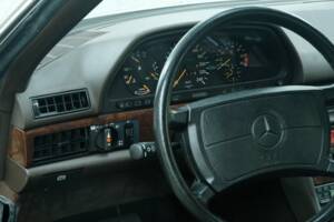 Image 49/50 of Mercedes-Benz 420 SEC (1989)